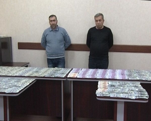 В Баку задержаны «черные» валютчики